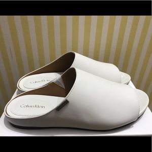 Calvin Klein Women’s white leather sandals size 8